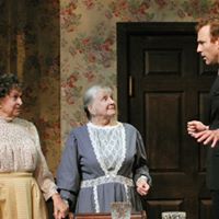 Review: ‘Arsenic and Old Lace’ at the Odyssey