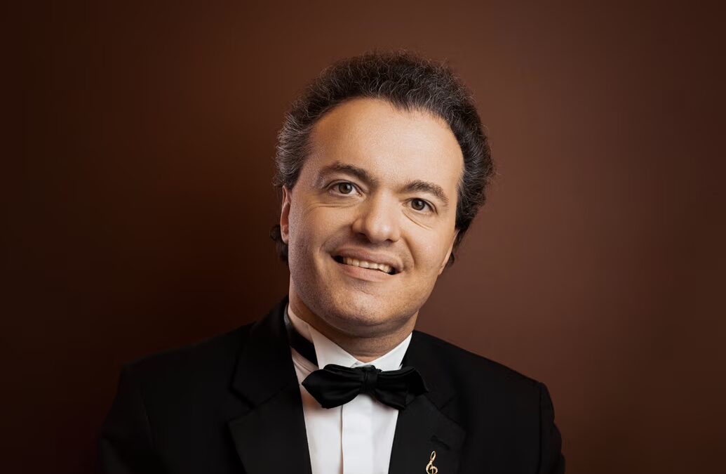 Evgeny Kissin performs Bach, Chopin and Shostakovich at Walt Disney Concert Hall
