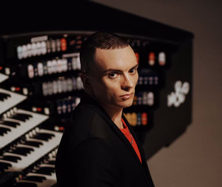 Cameron Carpenter plays Bach, Franck and Mussorgsky at Disney Hall